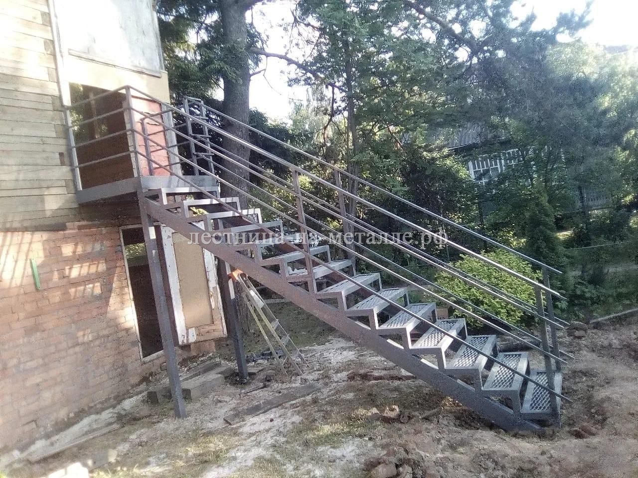 запасная лестница в коровник